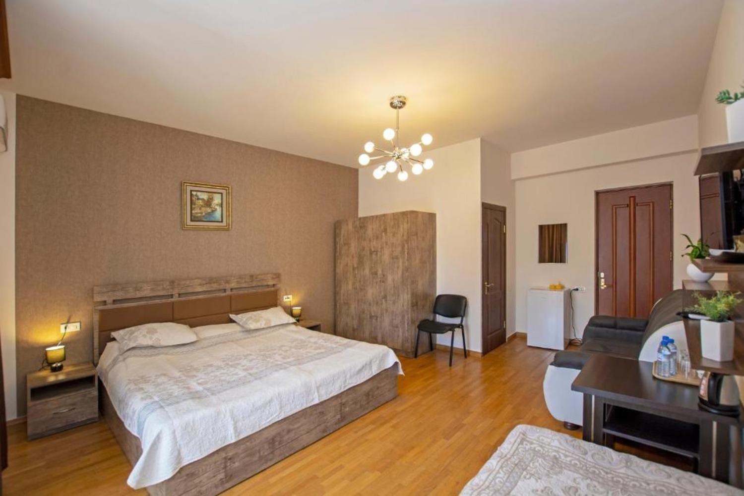 Hotel Season 耶烈万 外观 照片